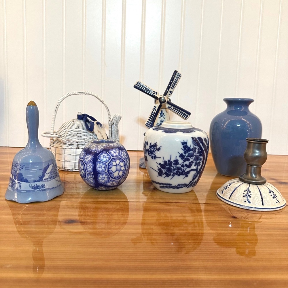Unbranded Decorative Accents Set Vintage Blue Good Windmill Vase Ginger Jar